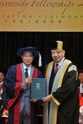 (From left) Mr TSE Sik Yan and Pro-Chancellor Dr the Honourable Sir David Li Kwok-po