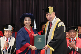 (From left) Mrs Margaret LEUNG KO May Yee and Pro-Chancellor Dr the Honourable Sir David Li Kwok-po
