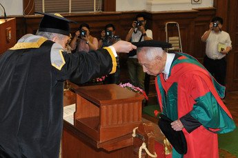 Conferment of the degree of Doctor of Social Sciences <i>honoris causa</i> Dr the Honourable Henry HU Hung Lick