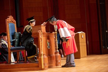 Conferment of the degree of Doctor of Science <i>honoris causa</i> upon Professor TANG Ching Wan