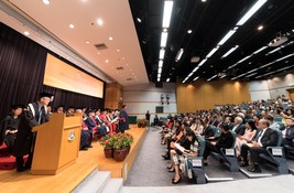 HKU Vice-President Professor Andy Hor delivers citation for Ms Maisy Ho Chiu-ha