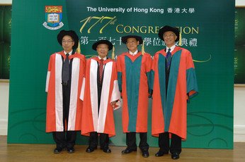 （左起）麥德華教授、蔣震博士、陳坤耀教授、任志剛先生