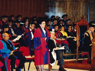 Conferment of degree of Doctor of Laws <i>honoris causa</i> upon Ms Corazon Cojuangco AQUINO