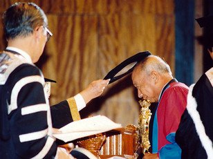 Conferment of degree of Doctor of Letters <i>honoris causa</i> upon Mr GOH Keng Swee