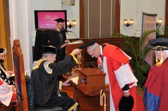 Conferment of the degree of Doctor of Science <i>honoris causa</i> upon  Professor Sir Leszek Krzysztof BORYSIEWICZ 