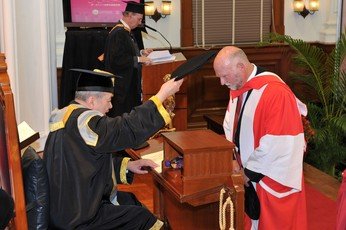 Conferment of the degree of Doctor of Science <i>honoris causa</i> upon Dr John Craig VENTER 