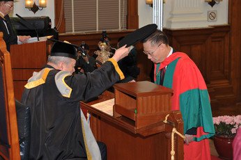 Conferment of the degree of Doctor of Social Sciences <i>honoris causa</i> upon Professor HUANG Jiefu