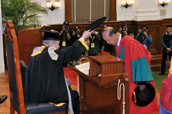 Conferment of the degree of Doctor of Social Sciences <i>honoris causa</i> upon Dr the Honourable LUI Che Woo