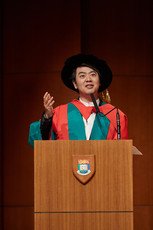 Dr LANG Lang delivers his acceptance speech at the ceremony