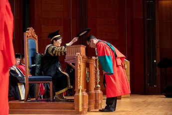 Conferment of the degree of Doctor of Social Sciences <i>honoris causa</i> upon Dr David MONG