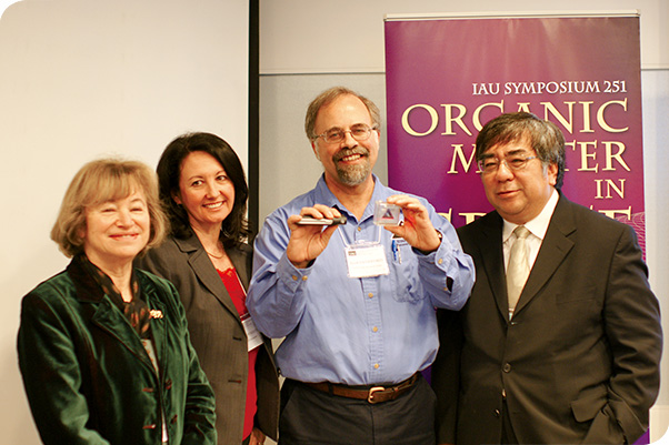 From right to left: Professor Sun Kwok, Drs Scott Sandford and Yvonne Pendleton of NASA, and Dr Catherine Cesarsky, President of the International Astronomical Union (IAU), at the IAU Symposium on Organic Matter in Space, held in Hong Kong in 2008