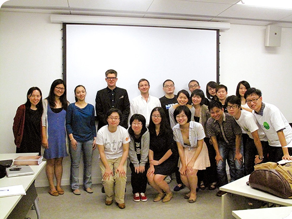 Dr Peckham (fourth from the left) and Professor Fassin (fifth from the left) met students in the seminar ’When Young Passion Meets Reality’.